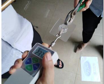 PC透明掛鉤用什么膠水粘？找塑料UV膠水廠家-聚力膠粘