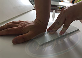 PVC粘PP膠水，聚厲牌PP專(zhuān)用膠水用科技解決固化后發(fā)硬韌性不足的行業(yè)難題