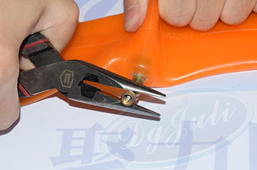 什么膠水粘橡膠和金屬？聚厲牌橡膠瞬間膠可達撕裂效果