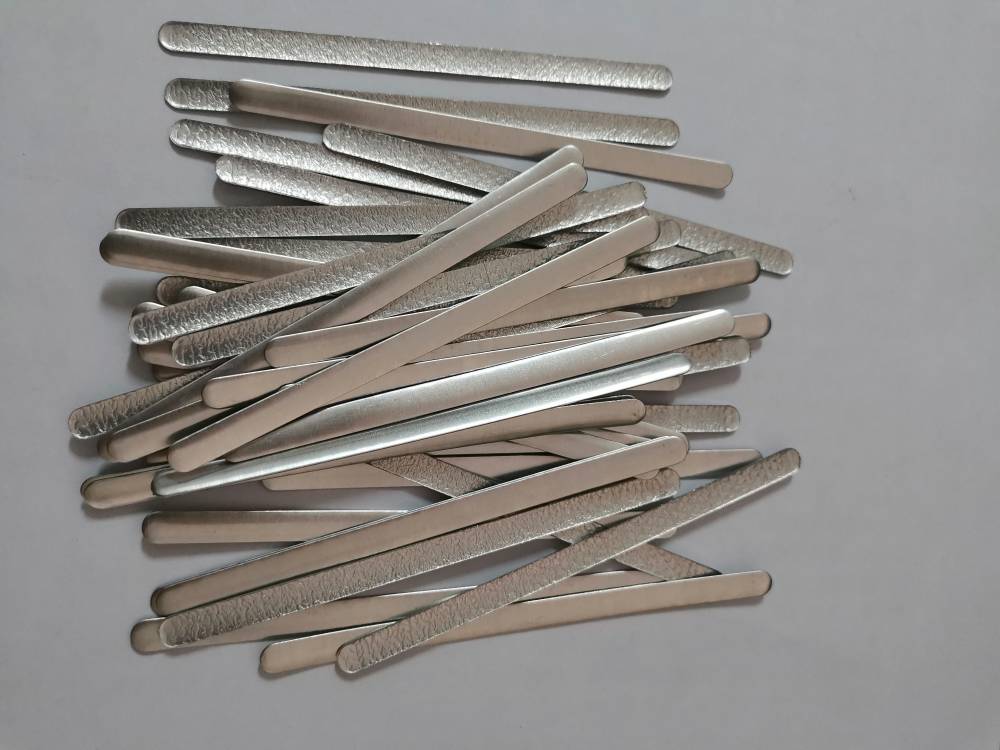 N95口罩鼻梁條熱熔膠 食品級(jí)口罩鋁條膠水 高強(qiáng)度不拉絲口罩鼻梁條膠水