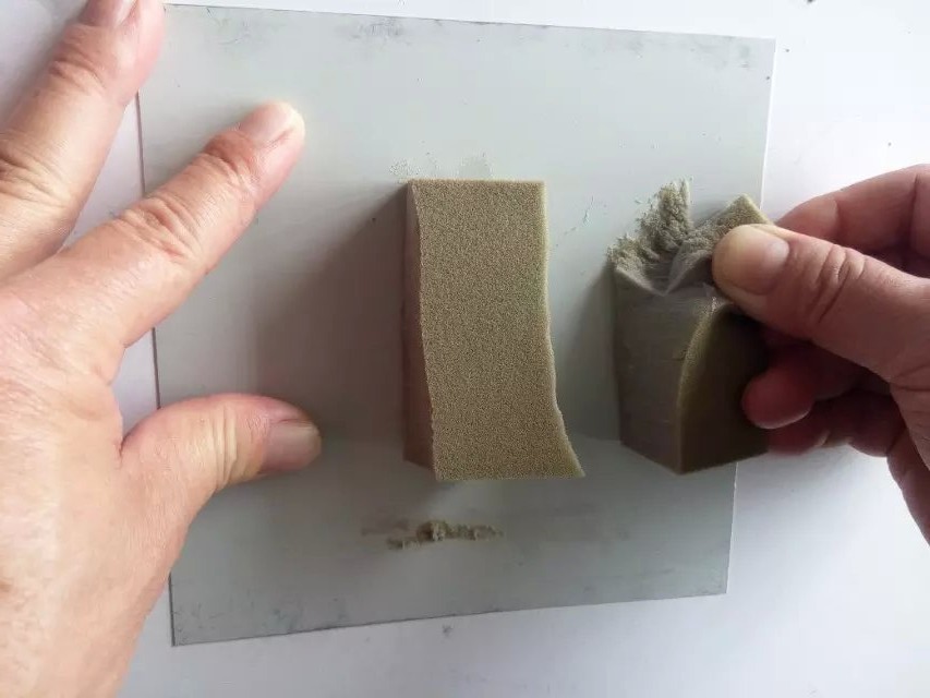 塑料粘金屬膠水，海綿粘接在不銹鋼上所用膠水的選擇！