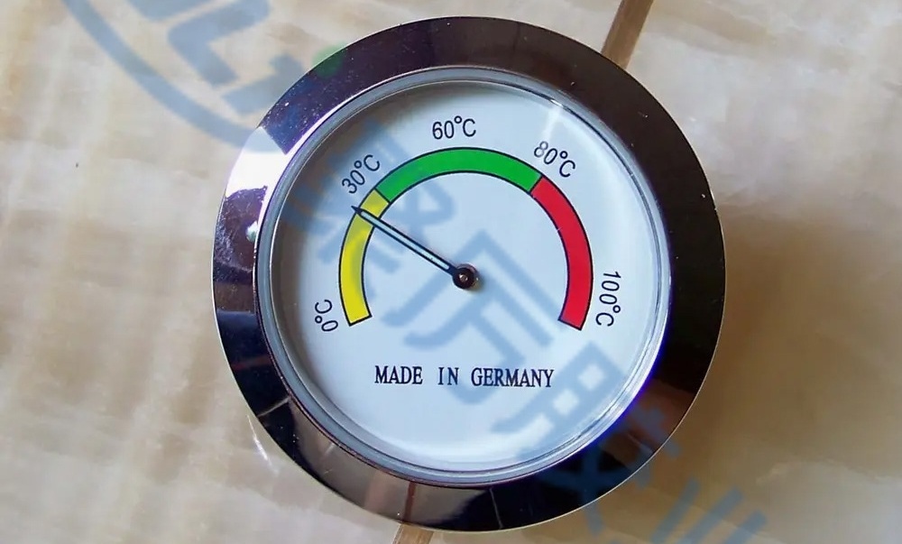 玻璃UV膠源頭廠家，專為儀器儀表研發(fā)生產(chǎn)，免費(fèi)領(lǐng)取膠水樣品