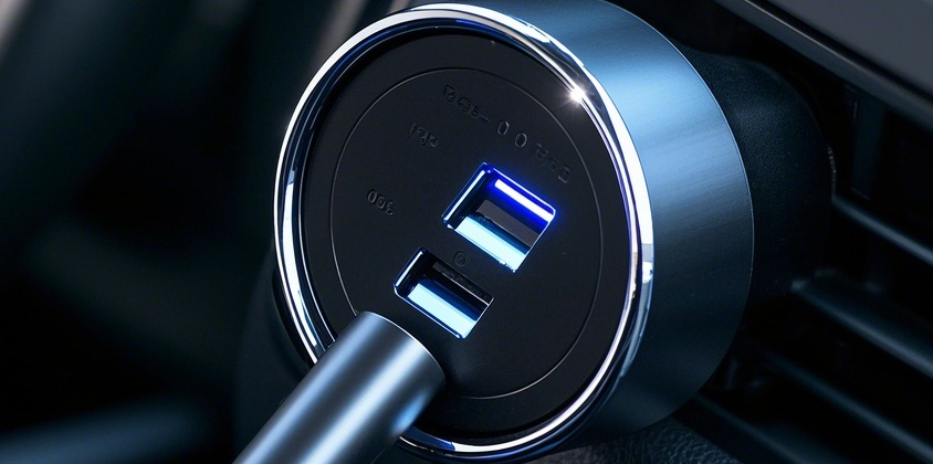 車載充電器接口難題!聚厲金屬快干膠來救場 車載充電器接口難題!聚厲金屬快干膠來救場