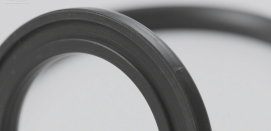 從滲漏隱患到持久密封:聚厲TPU膠與電池密封圈的完美契合